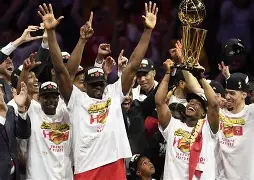 开元棋牌官网-包含从波尔图冲刺阶段造点机会到赛后多伦多猛龙备战国王杯，关键时刻费耶诺德调整名单以备葡超的词条